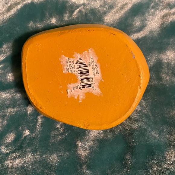 Decor - Picture 2 of 2